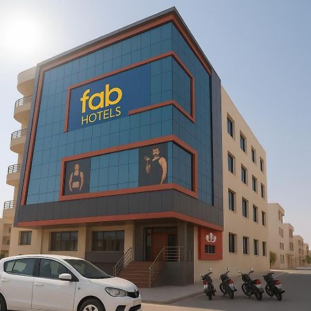 Fabhotel The Golf Inn Noida Exterior foto