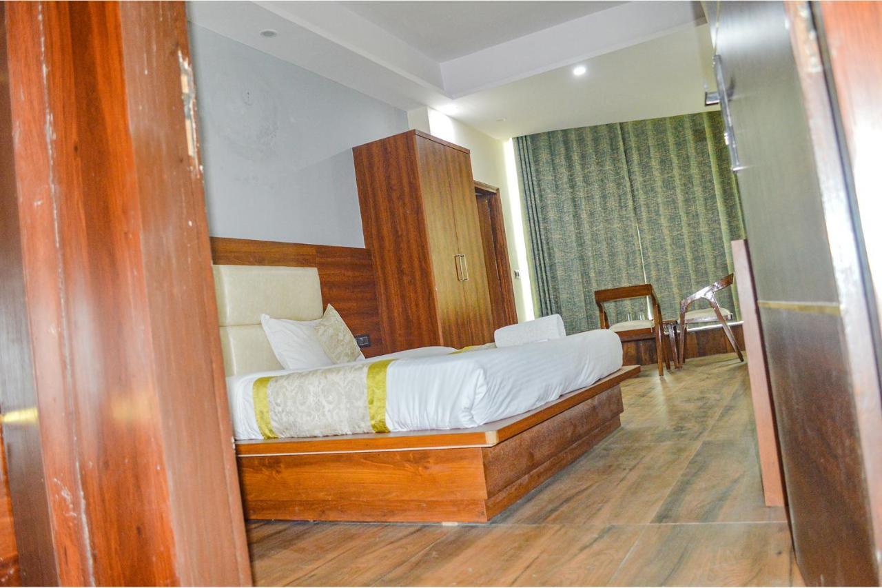 Fabhotel The Golf Inn Noida Exterior foto